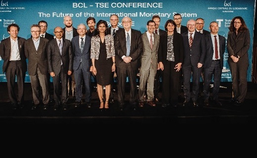 17.09.2019 - Mr Gaston Reinesch surrounded by all the panelists taking part in the BCL-TSE conference "The Future of the International Monetary System".